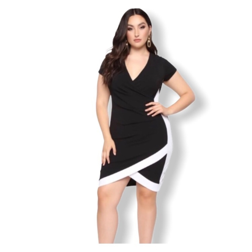 Black/White Ruched Side Mini Dress